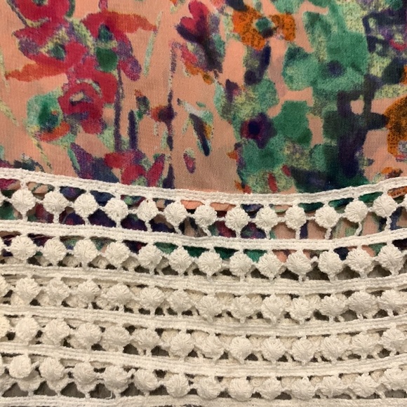 Floral & Knit tank Medium - Picture 5 of 9